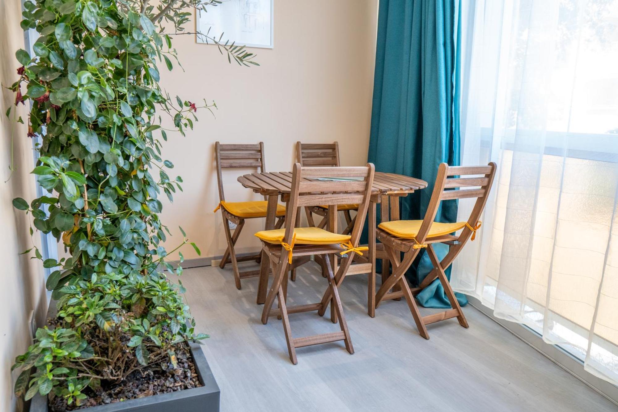 Apartment T2! 3 Ou 4 Personnes Centre Neuf Avec Garage Sanary-sur-Mer