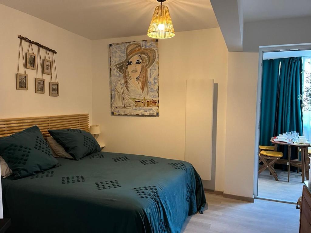 T2! 3 Ou 4 Personnes Centre Neuf Avec Garage * Sanary-sur-Mer