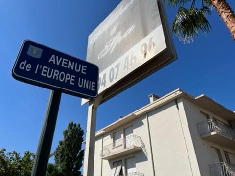 T2! 3 Ou 4 Personnes Centre Neuf Avec Garage *