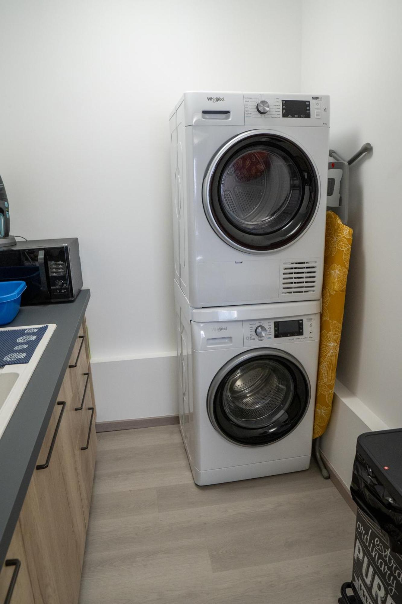 T2! 3 Ou 4 Personnes Centre Neuf Avec Garage *